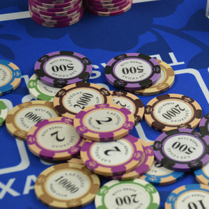 Vente en gros <span class=keywords><strong>de</strong></span> jetons <span class=keywords><strong>de</strong></span> <span class=keywords><strong>poker</strong></span> professionnels Jeu <span class=keywords><strong>de</strong></span> jetons <span class=keywords><strong>de</strong></span> <span class=keywords><strong>poker</strong></span> magnétiques en métal 14g Jetons <span class=keywords><strong>de</strong></span> <span class=keywords><strong>poker</strong></span> en céramique personnalisés avec logo personnalisé - Product Image 2