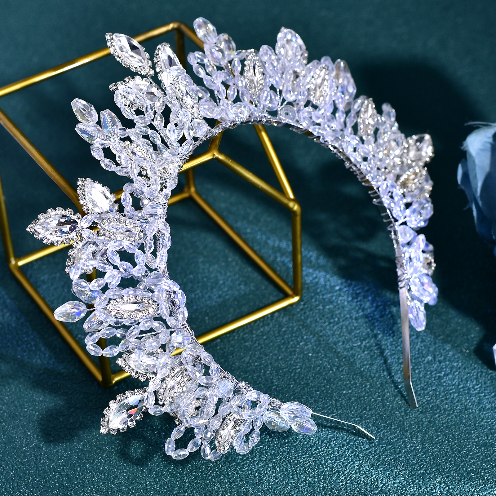How to Choose the Best Swarovski Crystal Pageant Crown: A  display picture 1