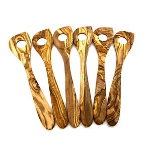 Cucchiaio per risotto in legno d'olivo rustico e durevole - Product Image 3