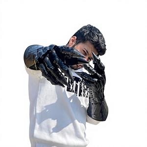 Gants d'armure métalliques noirs nickelés, forme irrégulière, style tendance, fabrication artisanale - Product Image 6