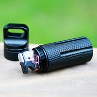 Récipient en métal de boîtier tubulaire en titane de voyage avec serrure automatique pour l'utilisation de médecine de Capsule de distributeur d'organisateur de pilule de supplément
