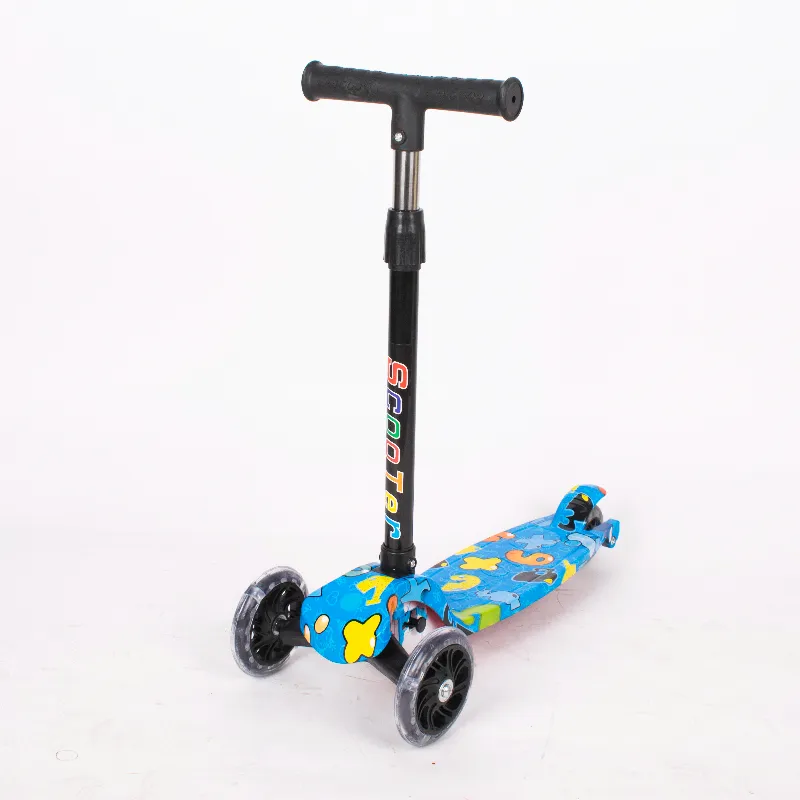 Per bambini scooter pieghevole kick scooter altezza skateboard bambino piede 3 ruote per bambini scooter per bambini con LED