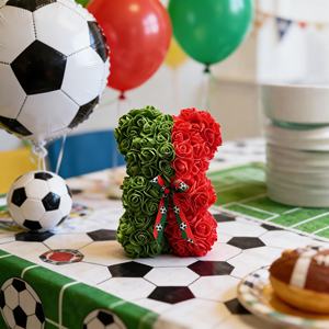 Ourson en fleurs artificielles fait main avec drapeau de l'équipe nationale et ruban de football, cadeau pour les fans de football - Product Image 5