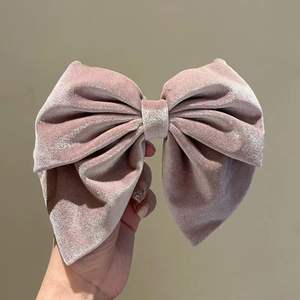 Barrette à cheveux élégante en velours surdimensionné avec nœud, 16 cm, pour bal de promo et décoration de fête - Product Image 3