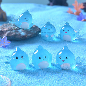 Miniaturas de Resina Brillantes en la Oscuridad, Estilo Sirena Éterica, Color Azul Glaciar, Diseño Chibi Shark, Decoración para Baño y Hogar, Tendencia 2026 - Product Image 3