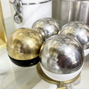 Salière et poivrière en acier inoxydable usiné CNC certifiées ISO9001 - Nickel poli/or, pot à épices de table haut de gamme pour la cuisine - Product Image 2