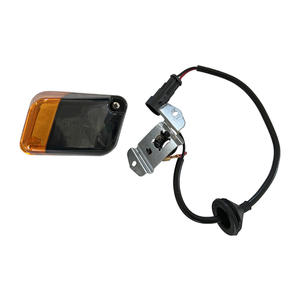 Feu de position latéral Kumi en plastique, neuf, pour remplacement et réparation de camions - Product Image 1