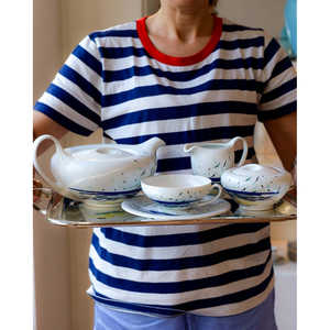 Set da Tè e Caffè Richard Ginori 12 Pezzi con Design a Linee Decorative per Hotel e Viaggi, Consegna Manuale - Product Image 3