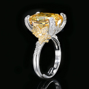 Bijoux haut de gamme en cuivre plaqué or, diamant à haute teneur en carbone, motif fleur de glace, diamant carré, style tempérament, luxe léger, rétro - Product Image 1