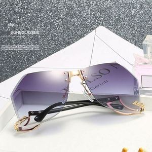 Lunettes de soleil oversize à monture large et dégradée pour femmes, avec logo personnalisé, nouveau modèle tendance, sans monture irrégulière - Product Image 4