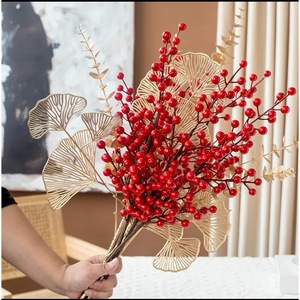 Haoche Trading - Frutos Rojos Artificiales, Hojas de Eucalipto Doradas y Hojas de Ginkgo, Decoración de Plástico para Bodas y Hogar - Product Image 1