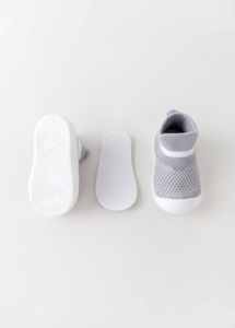 Chaussures de marche pour bébé, semelle antidérapante en TPE, conception de sécurité antidérapante, style essentiel basique adapté aux garçons et aux filles - Product Image 3