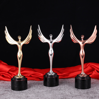 Trophées de fabricant gravés, trophées sportifs de grande taille, trophées personnalisés en alliage de zinc, design en métal, trophées souvenirs 3D en or