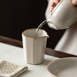 Taza de Té Cuadrada de Cerámica Ru Kiln, Porcelana Beige, Juego de Té Kung Fu, Accesorios para el Té de la Tarde - Product Image 2
