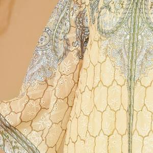 Abaya élégante sur mesure en tissu de haute qualité pour femmes musulmanes, avec un design élégant - Product Image 2