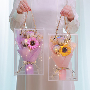 Scatola Regalo Trasparente Pieghevole Ecologica per Fiori di Sapone con Manico per <span class=keywords><strong>San</strong></span> Valentino e Natale in Materiale PVC - Product Image 1