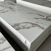 Revêtements muraux en PVC marbré à emboîtement, design moderne, installation sans outils, imperméables et résistants à l'humidité pour la rénovation DIY