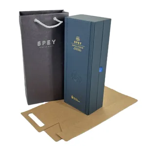 Emballage de whisky bleu marine OEM, boîte-cadeau en cuir, emballage de vin rigide, boîte en bois avec sac en papier et pochette en Kraft
