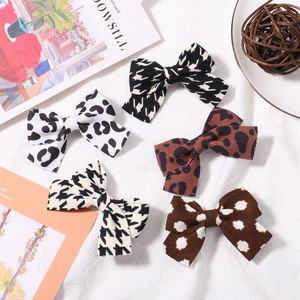 Lazos para el Cabello de Tela <span class=keywords><strong>con</strong></span> Diseño de Puntos Vintage - un Accesorio Encantador para Niñas, para Cabellos de 8 cm de Largo - Product Image 1