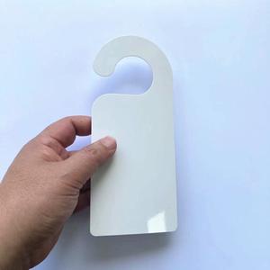 Kunden spezifische Sublimation PET PVC Tür hänger für Hotelzimmer Werbe geschenk mit gedrucktem Design - Product Image 3