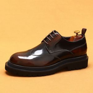 รองเท้าหนังผู้ชายสไตล์อังกฤษแบบ Brogues บุภายในด้วยหนังวัวแท้ น้ำหนักเบา พื้นหนา แบบ Oxford เงางาม เหมาะสำหรับใส่ทำงานหรือลำลอง - Product Image 6