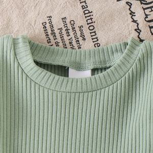 Completo Estivo 2026: Nuovo Set Due Pezzi per <span class=keywords><strong>Bambina</strong></span> - Maglietta Verde a Maniche Corte in Maglia + <span class=keywords><strong>Pantaloncini</strong></span> Stampati - Abbigliamento Quotidiano per Bambini - Product Image 3