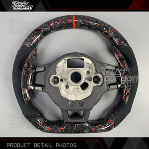 <span class=keywords><strong>Volante</strong></span> de Fibra de Carbono Forjado Personalizado para Volkswagen MK7 <span class=keywords><strong>GTI</strong></span> R <span class=keywords><strong>Golf</strong></span> Tiguan Scirocco, Diseño de Escamas Rojas con Microfibra Negra - Product Image 5