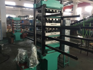 Linea di produzione di piastrelle in gomma ad incastro/macchina vulcanizzante per pavimenti in gomma/macchina per la produzione di piastrelle in gomma - Product Image 3