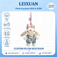 Porte-clés en peluche lapin Cream Lop mignon en salopette en jean et nœud rose, poupée lapin en peluche moelleuse, pendentif de sac, bracelet de poignet, cadeau pour fille