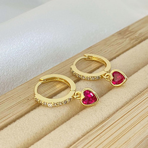 Pendientes de Aro Colgantes con Corazón de Circonita Cúbica y Baño de Oro de 18k para Mujer - Product Image 3