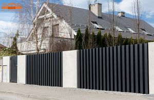 รั้วอลูมิเนียมกลางแจ้ง <span class=keywords><strong>ราคา</strong></span>โรงงาน Foshan รั้วแนวตั้งสำหรับสวน รั้วขอบเขตบ้าน รั้วสนาม - Product Image 2