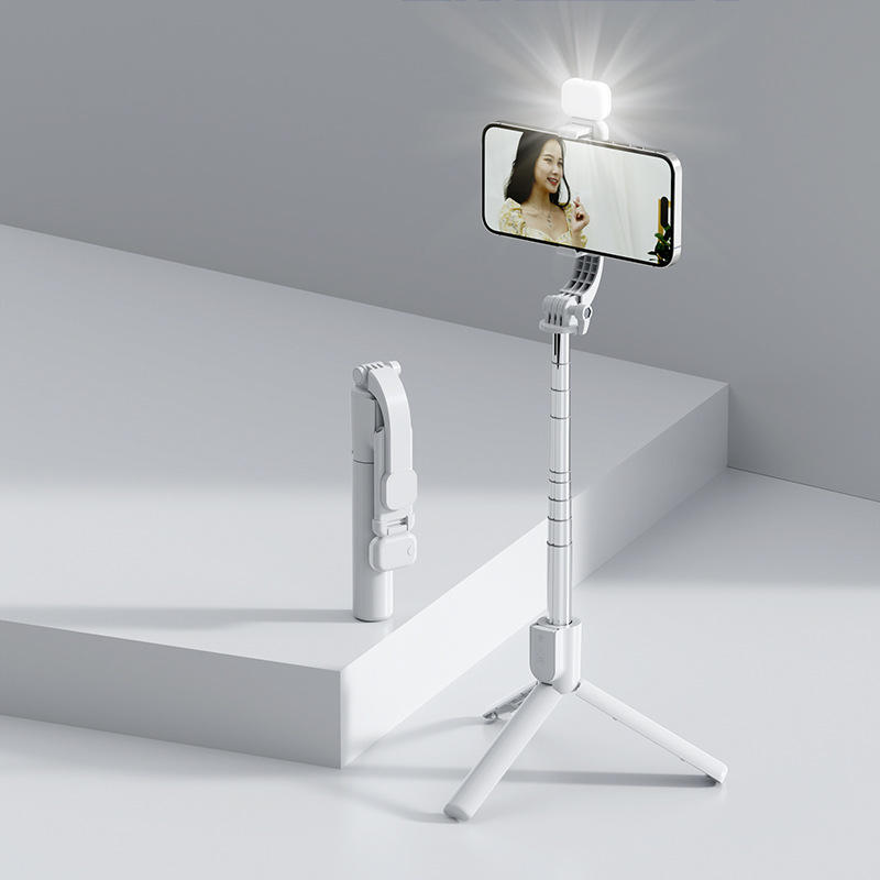 สีขาวอมสว่าง