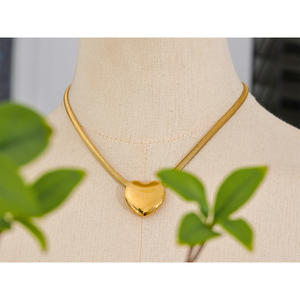 JINYOU 274 rantai ular <span class=keywords><strong>2025</strong></span> datar baja tahan karat liontin cinta hati 18k kalung lapis emas tekstur hadiah perhiasan romantis - Product Image 3