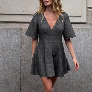 Nuevo Vestido de Lino de Manga Corta con Cuello en V Profundo, Elegante y Moderno para Primavera, Ideal para Eventos de Negocios y Noches - Product Image 1