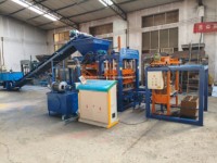 Machine à blocs de ciment QT4-15 fabriquée en Chine, entièrement automatique, contrôlée par PLC, avec moteur hydraulique, pour la production de pavés de haute qualité