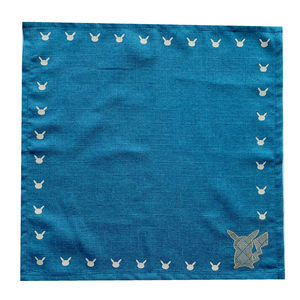 Grand Furoshiki polyvalent avec de jolis motifs de personnages de dessins animés, parfait comme tapis de pique-nique ou housse de canapé - Product Image 2