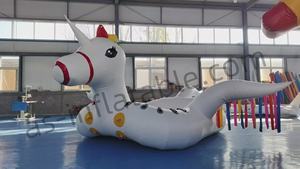 Lindos juguetes inflables de agua de pato amarillo, Grandes sofás de agua inflables, juguetes remolcados de agua para la venta - Product Image 3