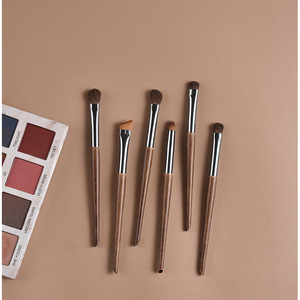 Ensemble de 6 pinceaux à maquillage pour les yeux en poils de poney, manche en bois, pour fard à paupières, eye-liner, anticernes, estompage, couleur personnalisée, kit de pinceaux cosmétiques pour les yeux - Product Image 3