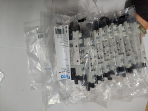 โซลินอยด์ Festos VUVG-B10-M52-MZT-F-1T1L 573417 ของแท้ ขนาด 10 มม. แบบ 5/2 ทาง โมโนสเตเบิล 24V - Product Image 1
