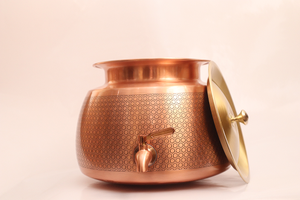 Olla de Cobre Handi de Tamaño Mediano 8000ML, Olla de Cobre Hecha a Mano de Primera Calidad con Tallado Antiguo y Detalles en Latón - Product Image 5