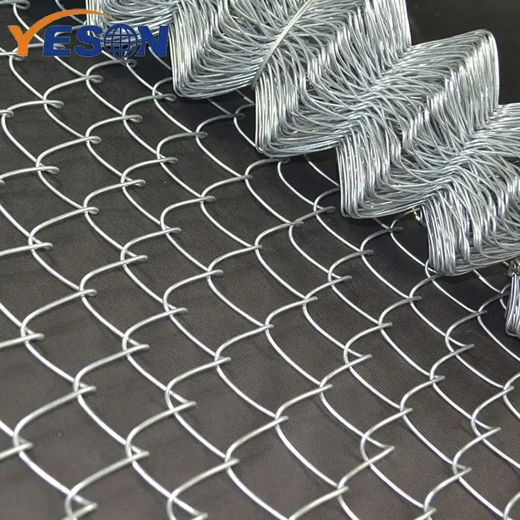 8ft 9 Gauge mạ kẽm kim cương hàng rào Cyclone dây lưới 8 chân 6 chân CHAINLINK hàng rào PVC đen tráng Chuỗi liên kết hàng rào CuộN