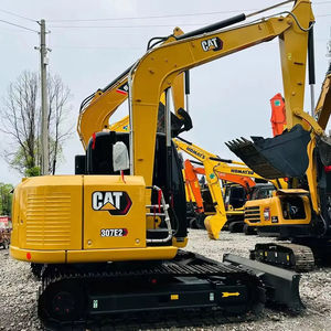 Excavatrice d'occasion CAT307E2 de 7 tonnes, certifiée EPA, avec composants essentiels (boîte de vitesses, moteur, pompe), modèle 2022, excellent état, prix réduit - Product Image 1