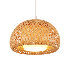 Luminaire suspendu en bambou tissé artisanal rustique, décoration bohème naturelle pour restaurant, lustre en rotin personnalisé, éco-responsable - Product Image 3