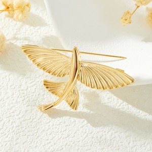 Broche <span class=keywords><strong>de</strong></span> Pez Volador <span class=keywords><strong>de</strong></span> Aleación <span class=keywords><strong>de</strong></span> Latón Chapado en Oro Real, Accesorio <span class=keywords><strong>de</strong></span> Moda Diaria <span class=keywords><strong>de</strong></span> Lujo Personalizado <span class=keywords><strong>de</strong></span> Fábrica al por Mayor - Product Image 4