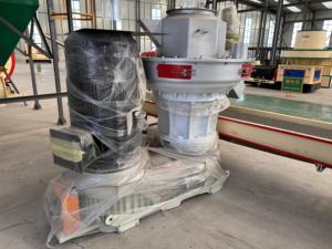 Moulin à granulés de bois industriel à haut rendement 2-3 tonnes/heure ligne de pelletisation de biomasse nouvelle conception de matrice plate sciure de bois de balle de riz - Product Image 4