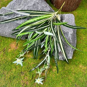 Plante artificielle araignée Dream Castle 55 cm en plastique pour décoration murale extérieure et intérieure - Product Image 3