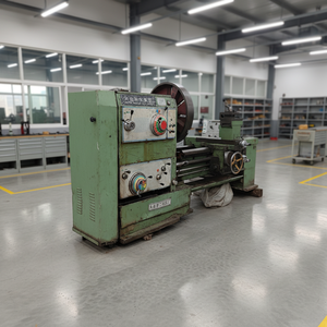 Tour à métaux horizontal CNC automatique d'occasion CEM C6132, 3000 mm, 220 V, usage léger, broche NT40 haute performance, 4 stations d'outils - Product Image 2