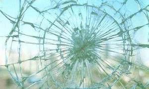 Verre <span class=keywords><strong>pare</strong></span>-balles 4x8 pour utilisation solaire extérieure pour fenêtre et <span class=keywords><strong>pare</strong></span>-<span class=keywords><strong>brise</strong></span> Application élégante pour la maison et la décoration disponible à la vente - Product Image 2