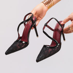 รองเท้าส้นสูงประดับดอกไม้สำหรับผู้หญิง ดีไซน์สวยงาม ส้นหนา ปลายแหลม เหมาะสำหรับงานปาร์ตี้ - Product Image 3