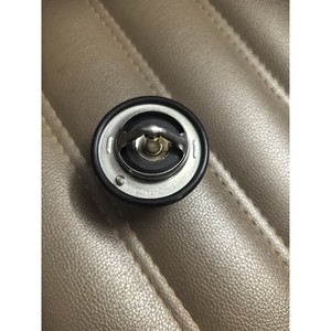 เทอร์โมสตัทน้ำหล่อเย็นเครื่องยนต์ 82 17670-63J00 สำหรับ Suzuki Vitara Swift Sx4 - Product Image 1